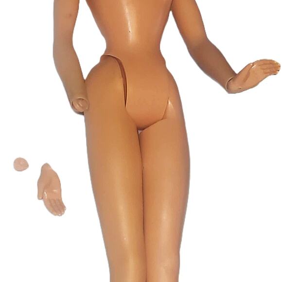 1975 Vintage Ideal Tuesday Taylor Doll -Body Only # 3903640 - Picture 2 of 7